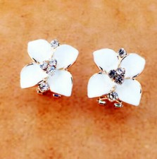 boucles d'oreilles chics fleur