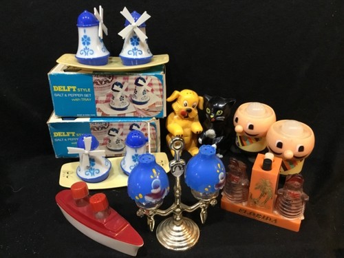 Plastic salt pepper - salt, lot