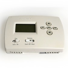 Honeywell Pro 4000 TH4110D1007Programmable Thermostat 1H/1C Electric Gas- WORKS!