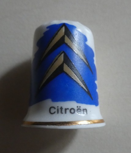 Dé coudre porcelaine - à,