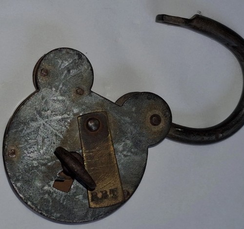 Ancien cadenas avec clé - cadenas,