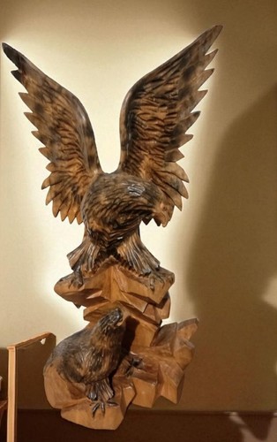Grand aigle sculpté - en, bois