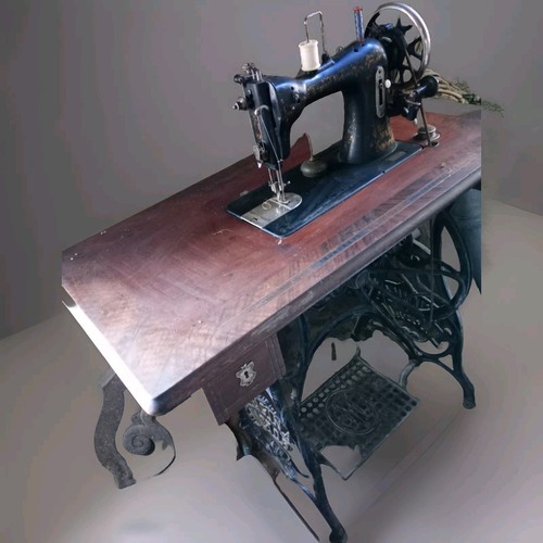 Ancienne machine coudre - ancienne,