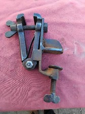 OUTIL ANCIEN  ÉTAU DE SERRAGE