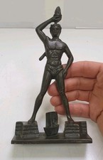 sculpture colosse de rhodes