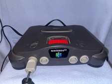 Nintendo 64  + 8 Jeux en loose