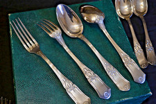 12 fourchettes et 12