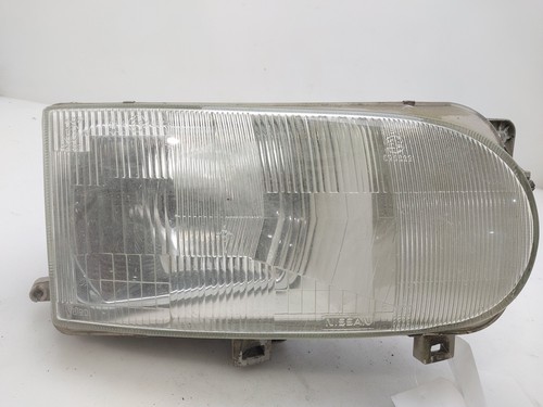 260108c002 phare droit nissan - droit,