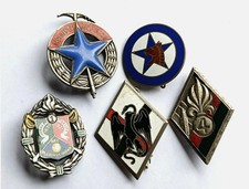 Lot 5 insignes militaires