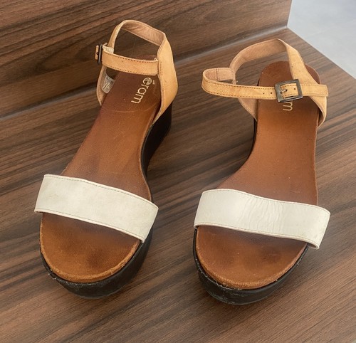 Sandales compensées cuir