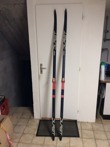 Ancienne paire ski fond - ancienne,