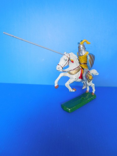 Krolyn figurine en fonte - en,