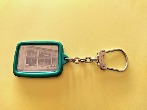Ancien porte clés - porte, motoconfort
