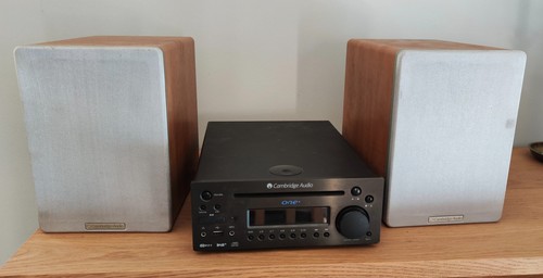 Amplificateur hifi enceintes - +,