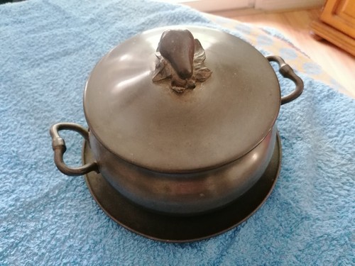 Soupière etain avec - en,