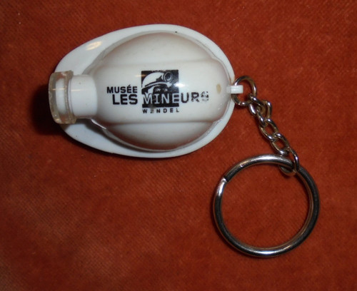 Porte clés lampe musee les - porte-clés,