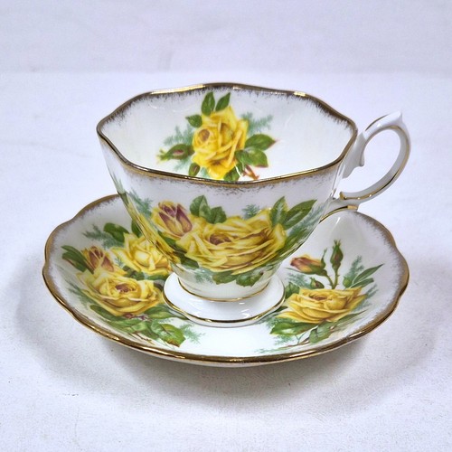 Tasse sous en - tasse, et