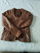 A vendre Veste en cuir femme couleur marron , marque 123 , Taille M