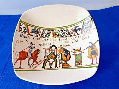 Plat ancien terre - plat, cuite