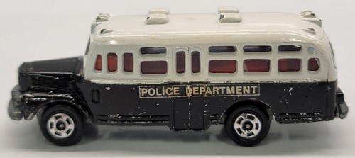 Tomica isuzu bonnet police - tomica,