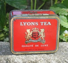 Boîte en fer ancienne LYONS