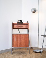 Table de chevet d'internat en