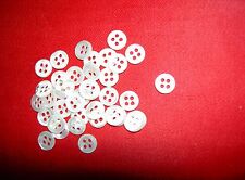 50 PETITS BOUTONS EN NACRE
