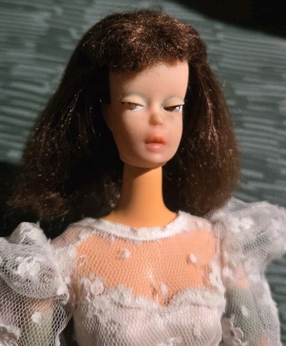 Barbie ancienne brune - ancienne,