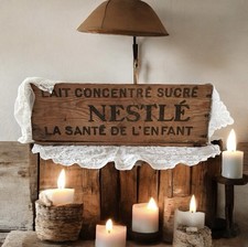 Caisse publicitaire Nestlé en