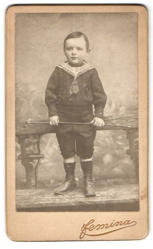 Photographie petit garçon - , en