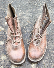 brodequins montagne clous aile