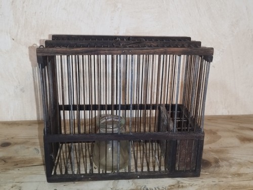 Ancienne petite cage oiseaux - a,