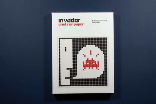 Space invader print on paper - space,