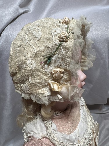 Chapeau poupée ancienne type