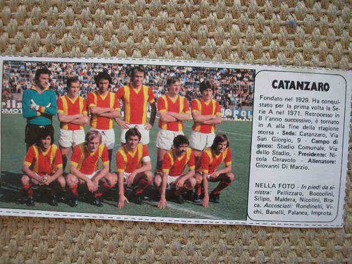 Catanzaro figurina gigante - catanzaro,