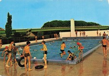 27 PONT DE L ARCHE LA PISCINE