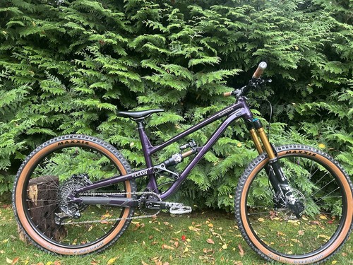 Custom 2023 commencal - custom,