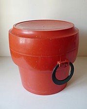 TRAVAILLEUSE COUTURE POUF EN