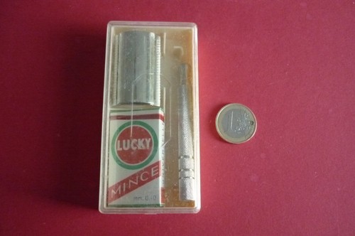 Ancien rasoir dans boite - dans, /