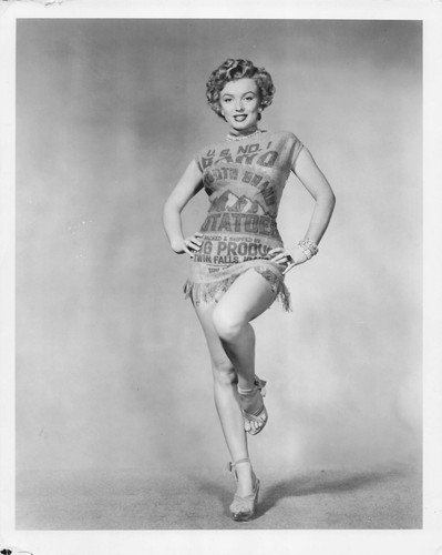 Marilyn monroe photo - ,