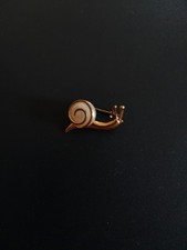 Ancienne broche escargot couleur or perle nacre superbe unique bijou vintage