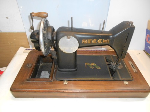 Début 900 necchi machine de - -,