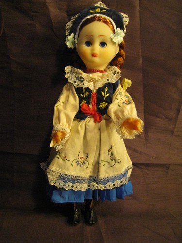 Poupée costume traditionnelle - poupée,