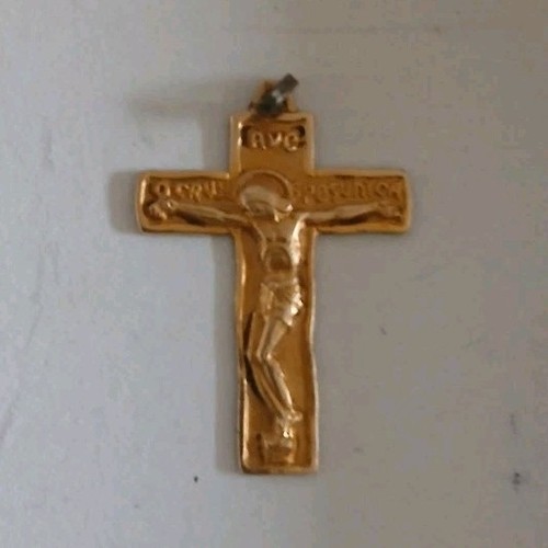 Pendentif crucifix