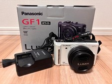 Excellent condition Panasonic LUMIX DMC GF1 White Pancake Lens Kit