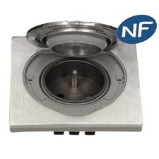 Prise encastrée étanche avec