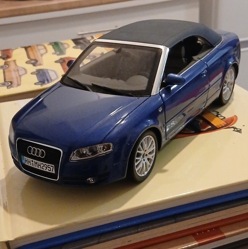 Audi cabriolet bleu 1 - cabriolet, 1/18