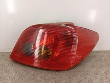 Feu arriere principal droit