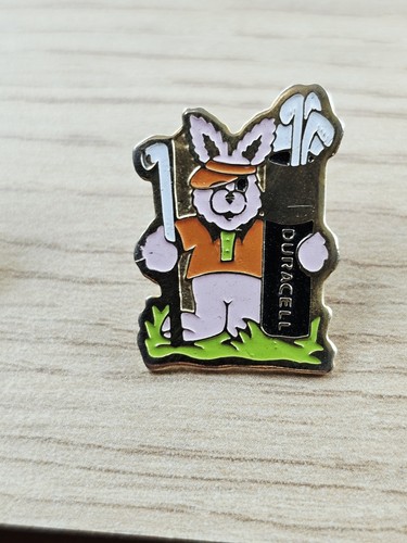 Pin pins lapin joueur - pins, pin's