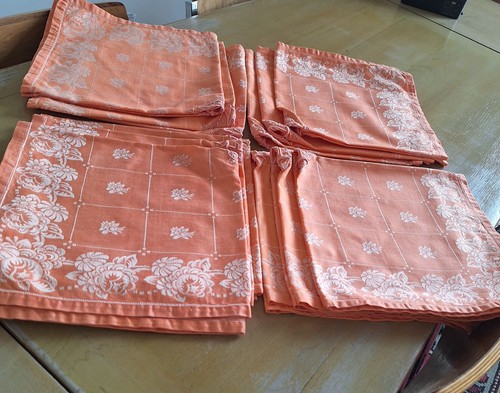 Linge table 12 - linge, serviettes